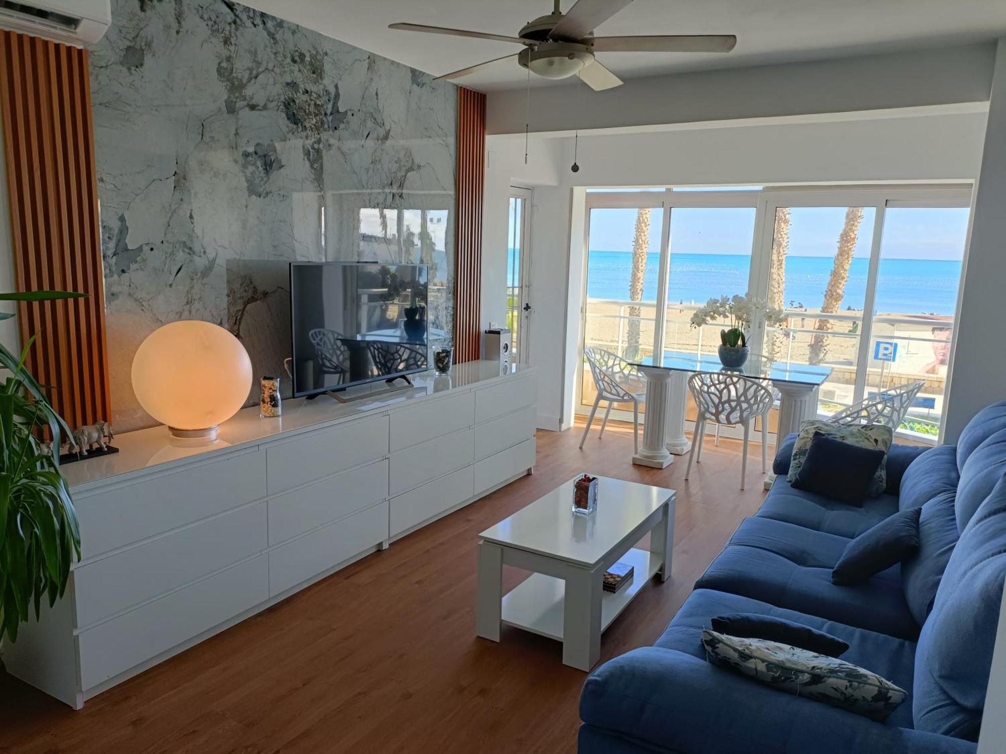 Apartamento Lujo Frente Al Mar Centro De Малага Экстерьер фото