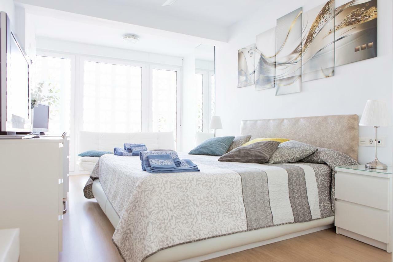 Apartamento Lujo Frente Al Mar Centro De Малага Экстерьер фото