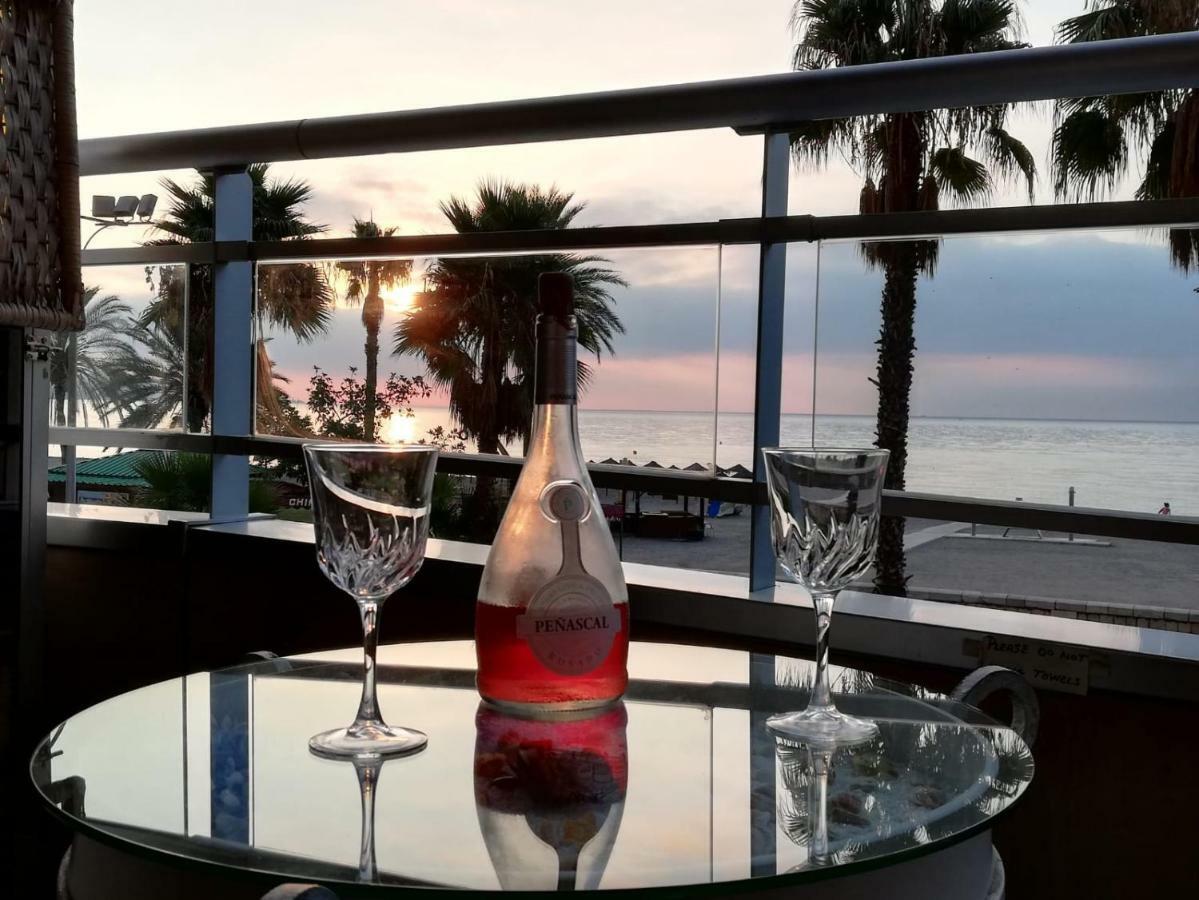 Apartamento Lujo Frente Al Mar Centro De Малага Экстерьер фото