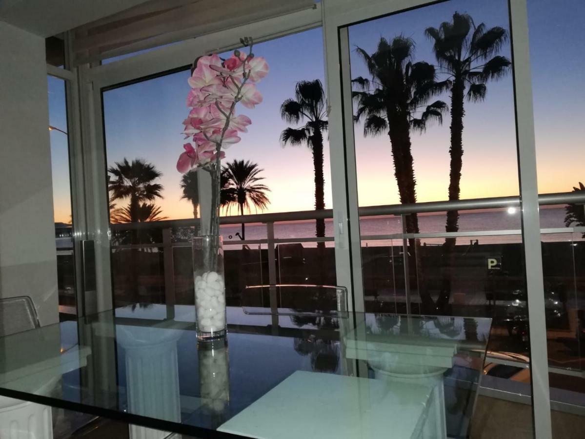 Apartamento Lujo Frente Al Mar Centro De Малага Экстерьер фото