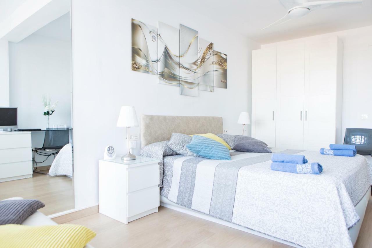 Apartamento Lujo Frente Al Mar Centro De Малага Экстерьер фото