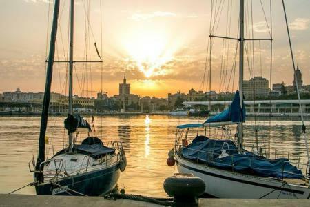 Apartamento Lujo Frente Al Mar Centro De Малага Экстерьер фото