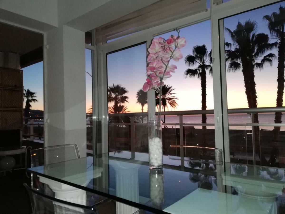 Apartamento Lujo Frente Al Mar Centro De Малага Экстерьер фото